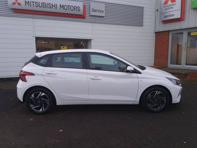 Hyundai i20 1.0T GDi 48V MHD SE Connect 5dr Hatchback Petrol WHITE