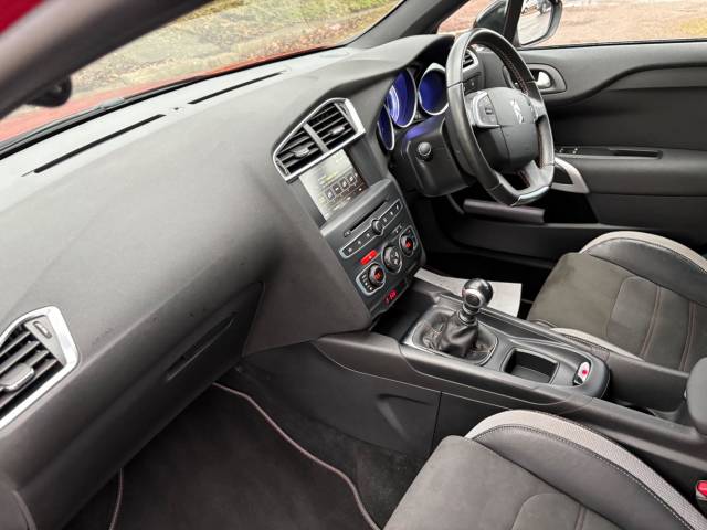 2018 DS AUTOMOBILES DS 4 1.2 PureTech Performance Line 5dr