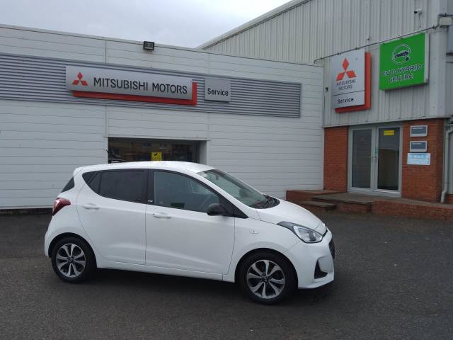 Hyundai i10 1.0 Play 5dr Hatchback Petrol WHITE