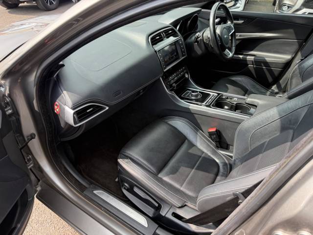 2018 Jaguar XE 2.0d R-Sport Auto Euro 6 (s/s) 4dr