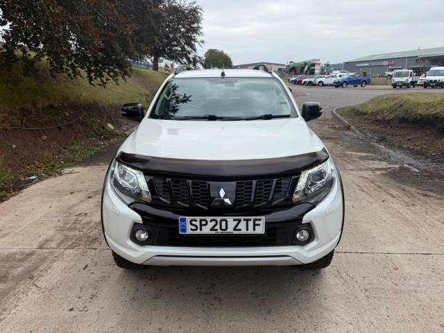 2020 Mitsubishi L200 2.4 Double Cab DI-D 181 Barbarian Black 4WD