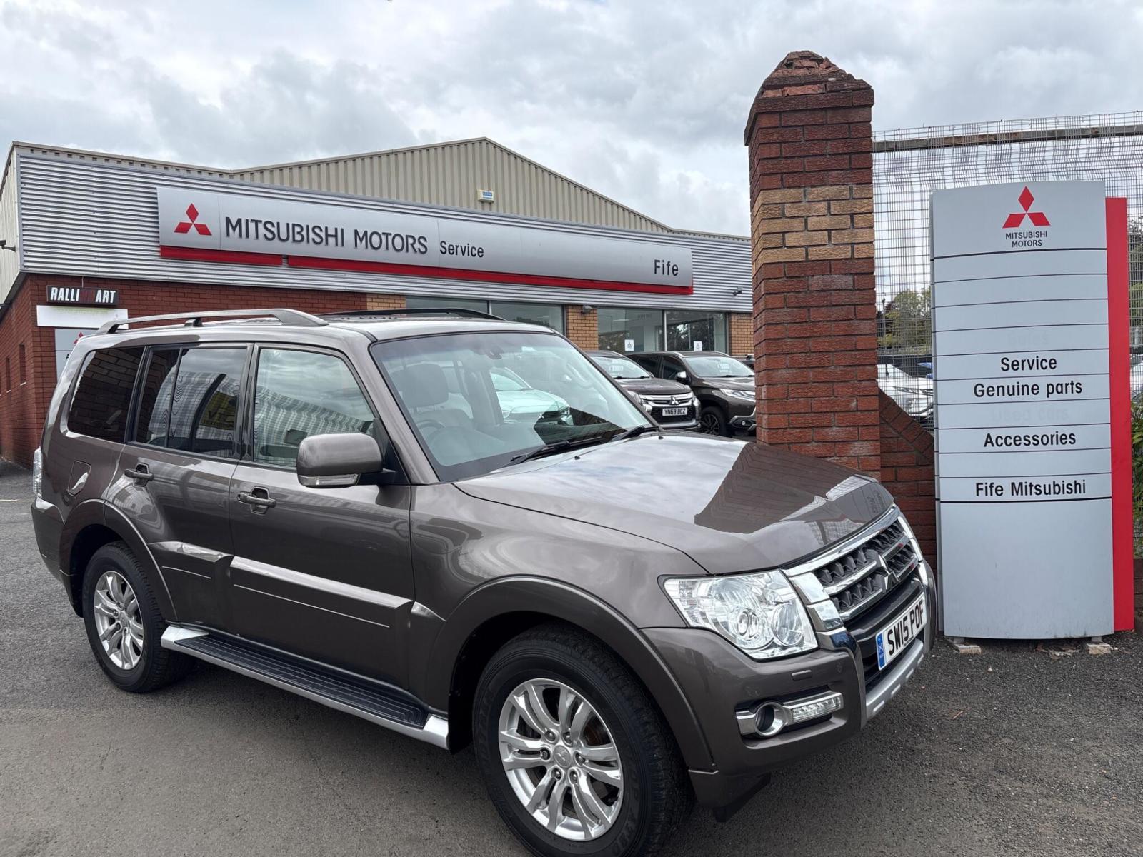 2015 Mitsubishi Shogun