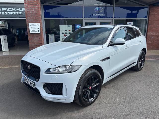 Jaguar F-Pace 2.0 F-PACE CHEQUERED FLAG AWD Estate Diesel WHITE