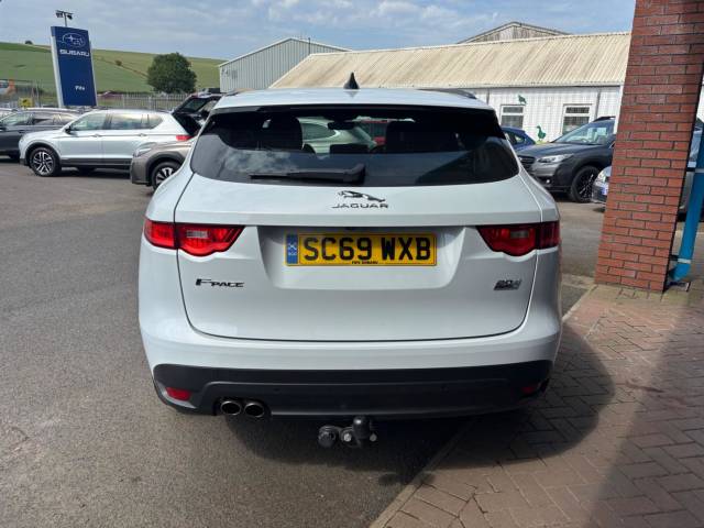 2019 Jaguar F-Pace 2.0 F-PACE CHEQUERED FLAG AWD