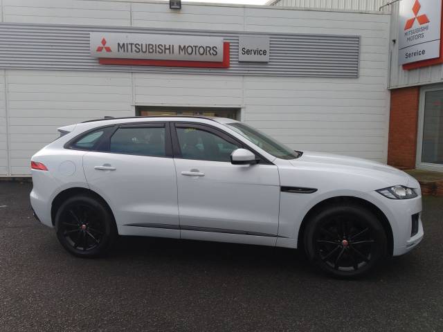 Jaguar F-Pace 2.0 F-PACE CHEQUERED FLAG AWD Estate Diesel WHITE