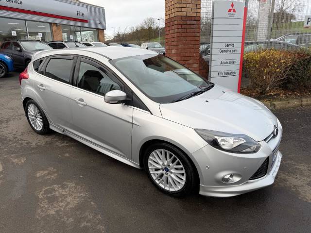 Ford Focus 1.6 TDCi Zetec S Hatchback 5dr Diesel Manual Euro 5 (s/s) (115 ps) Hatchback Diesel Silver
