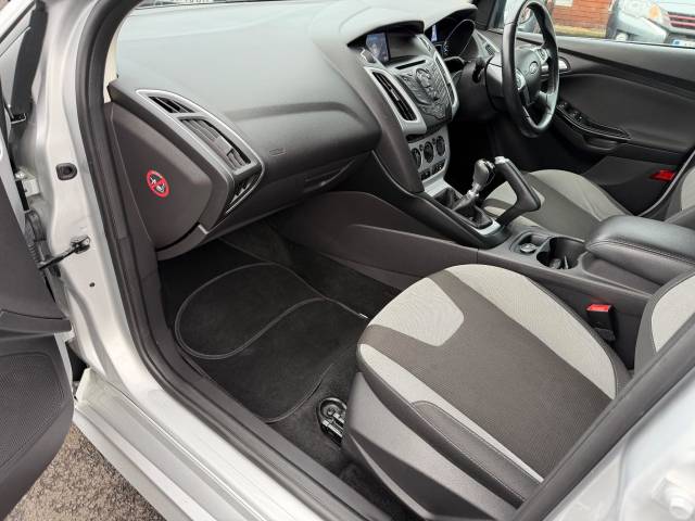 2014 Ford Focus 1.6 TDCi Zetec S Hatchback 5dr Diesel Manual Euro 5 (s/s) (115 ps)