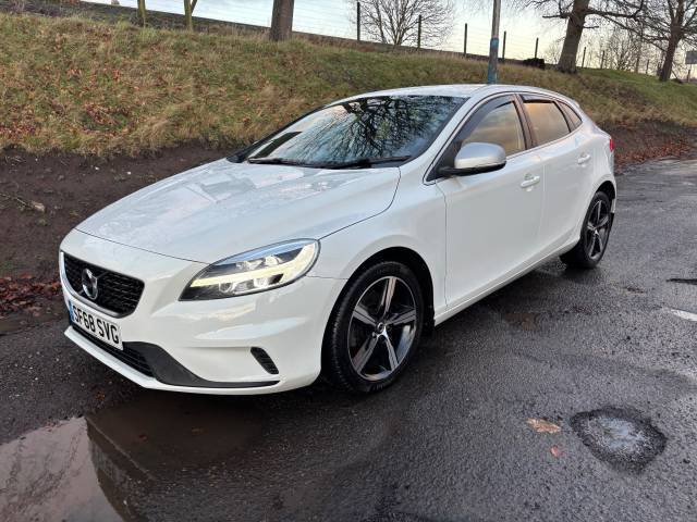 Volvo V40 2.0 T2 [122] R DESIGN Nav Plus 5dr Hatchback Petrol WHITE