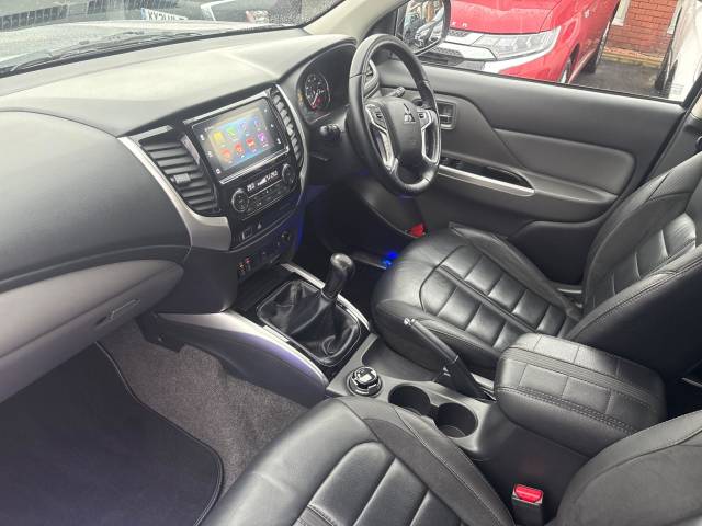 2019 Mitsubishi L200 2.4 Double Cab DI-D 181 Barbarian Black 4WD