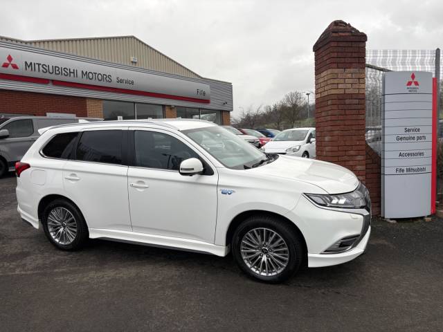 Mitsubishi Outlander 2.4 PHEV Exceed 5dr Auto Estate Petrol / Electric Hybrid WHITE