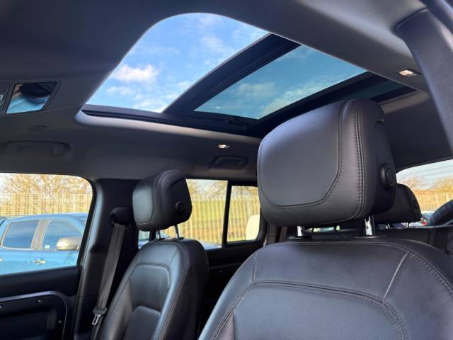 2023 Land Rover Defender 110 3.0 D300 HSE 110 5dr Auto