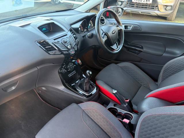 2015 Ford Fiesta 1.0T EcoBoost Zetec S Black Edition Euro 5 (s/s) 3dr