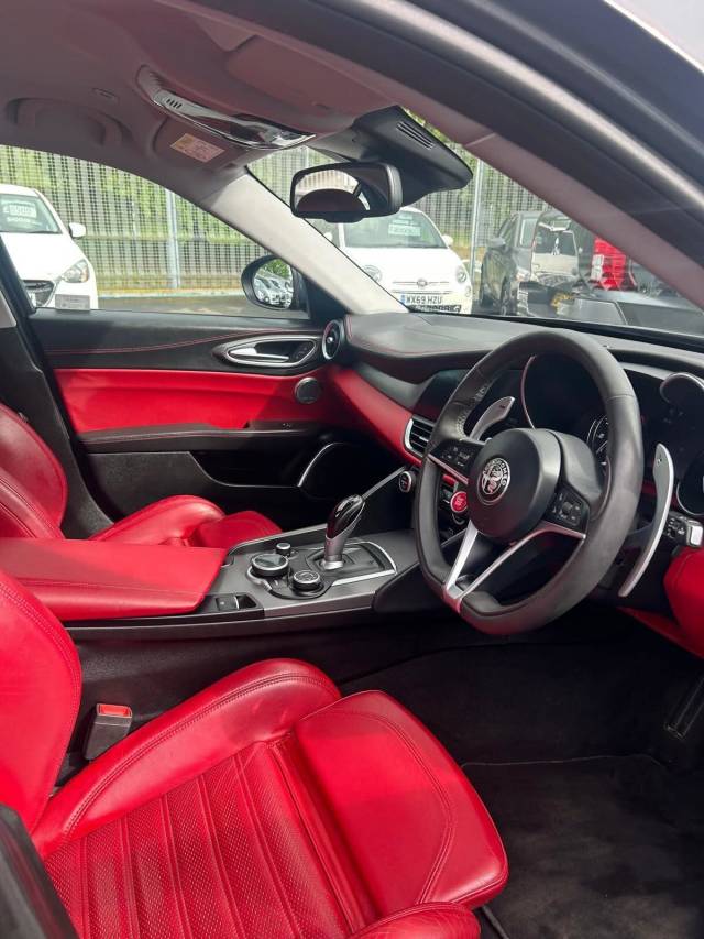 2018 Alfa Romeo Giulia 2.0T Veloce Saloon 4dr Petrol Auto Euro 6 (s/s) (280 ps)