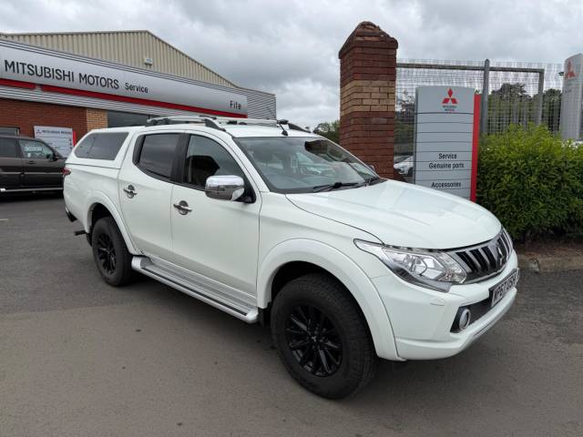 Mitsubishi L200 2.4 Double Cab DI-D 178 Barbarian 4WD Pick Up Diesel WHITE