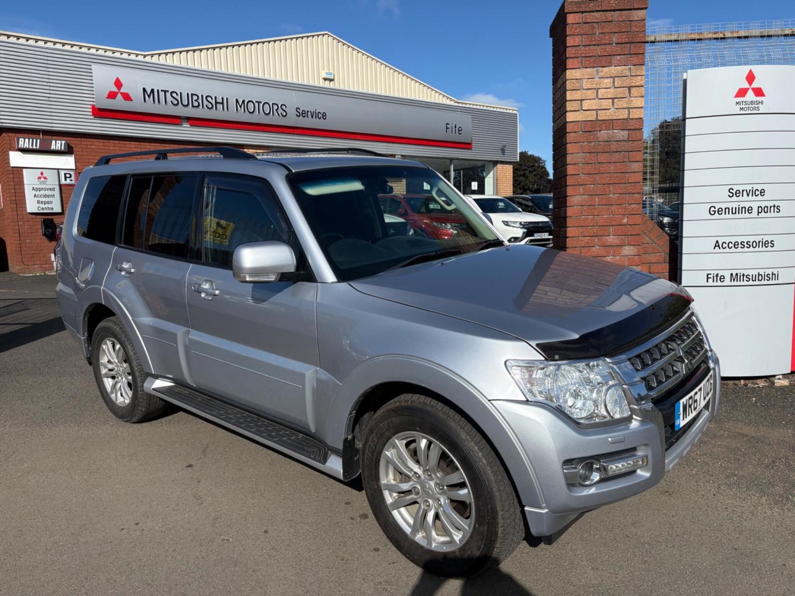 2017 Mitsubishi Shogun