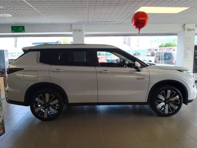 2026 Mitsubishi Outlander 2.4 22.7kWh Nativa CVT 4WD Euro 6 (s/s) 5dr