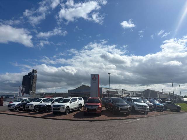 Mitsubishi L200 2.3 Double Cab DI-D 150 Barbarian X 4WD Auto Pick Up Diesel BLUE