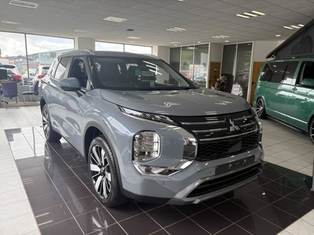 Mitsubishi Outlander 2.4 22.7kWh Nativa CVT 4WD Euro 6 (s/s) 5dr SUV Hybrid MOONSTONE GREY